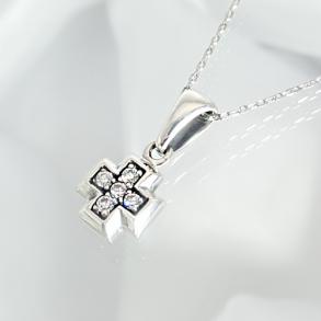 ≪FatimaDesign/ファティマデザイン≫セイントクロス・チャームペンダントWH (チェーン付)