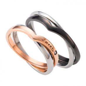 ≪white clover/ホワイトクローバー≫「誓う」メッセージ サージカルステンレス キュービックジルコニア 2連 ペアリング ゴールド&ブラック R009&R010